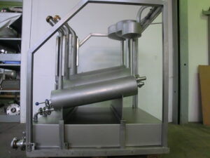 Test equipment with horizontal volume standards 10 l, 20 l, 50 l, 100 l